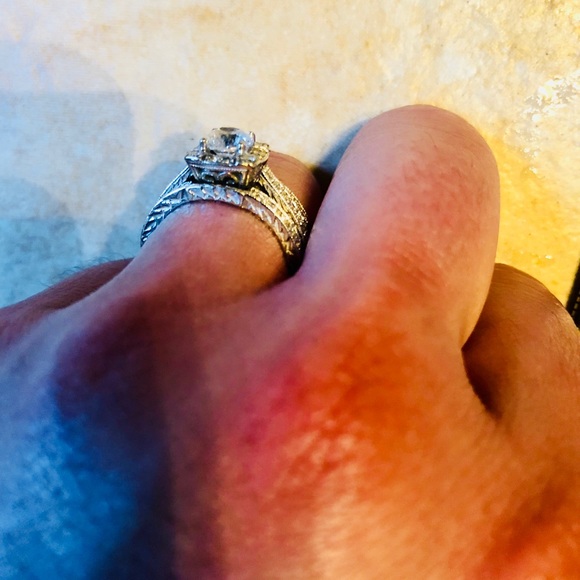 FLASH SALE! Multi diamonds rings. - Picture 5 of 6